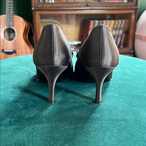 Stuart Weitzman Women's Black Peep Toe Heels - Picture 3 of 6